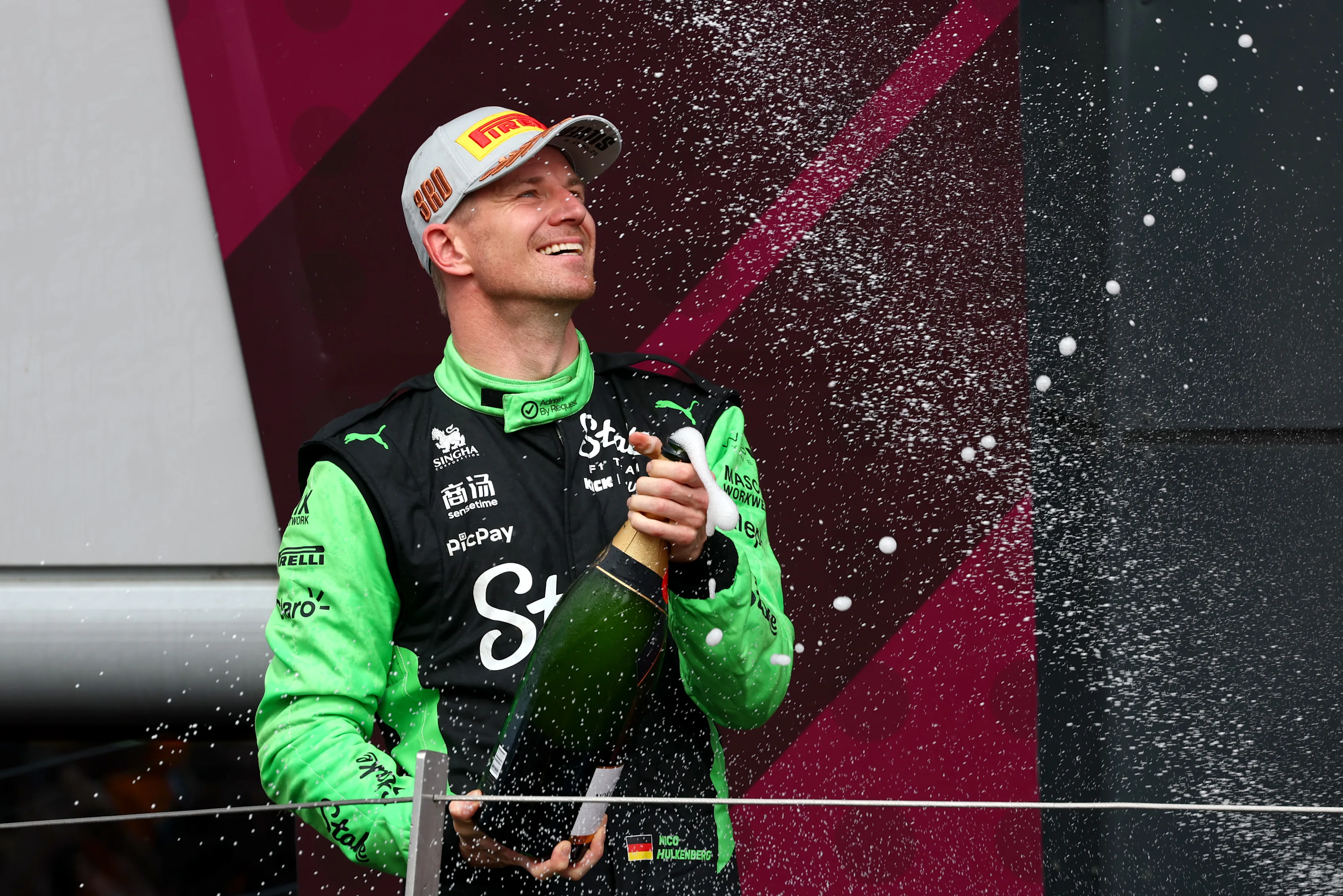 NORTHAMPTON, England - 06 Julai: Ketiga Nico Hulkenberg dari Jerman dan Kick Tim F1 Stake F1