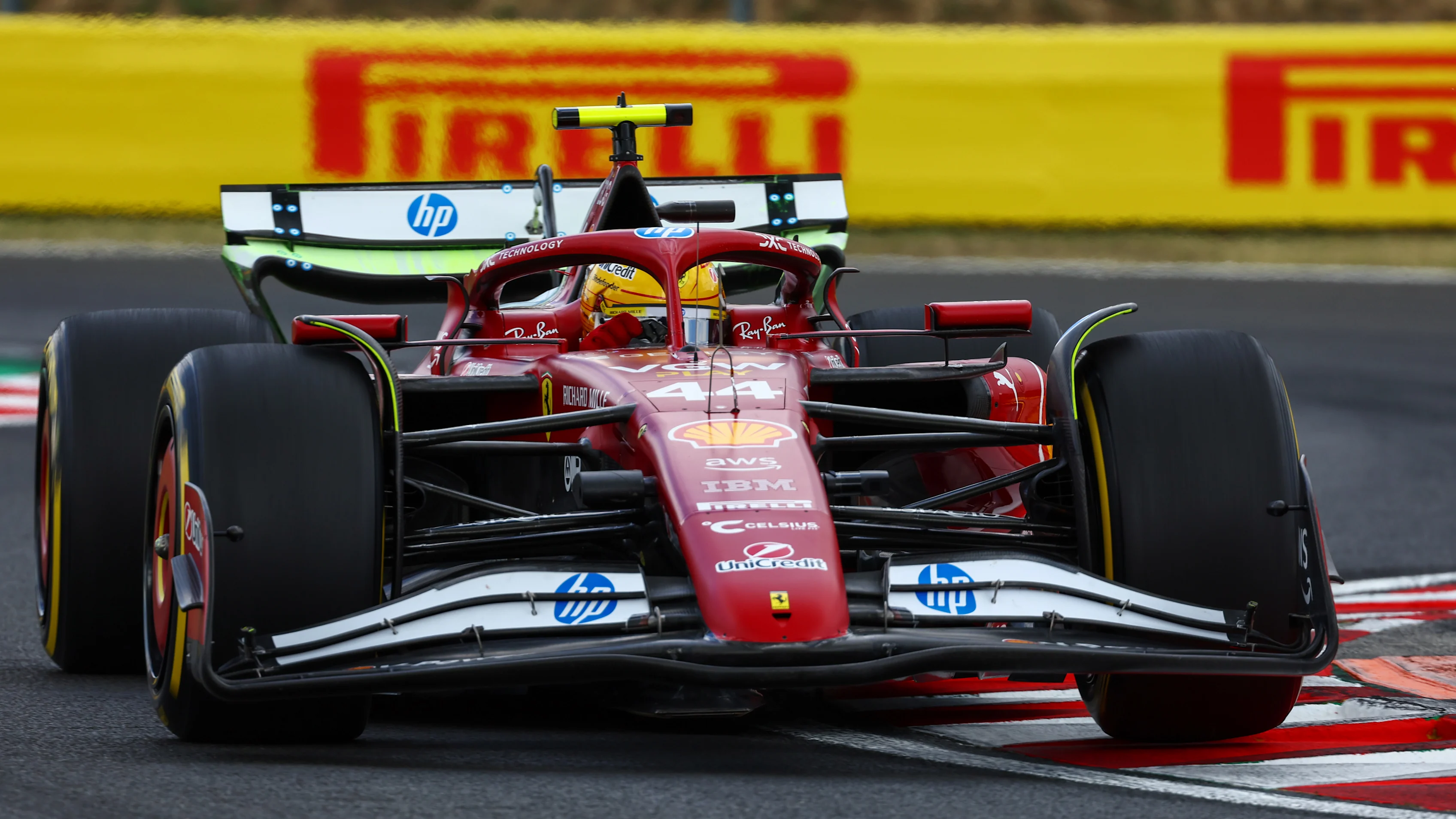Budapest, Hungary - 01 Ogos: Lewis Hamilton dari Great Britain Memandu (44) Scuderia Ferrari