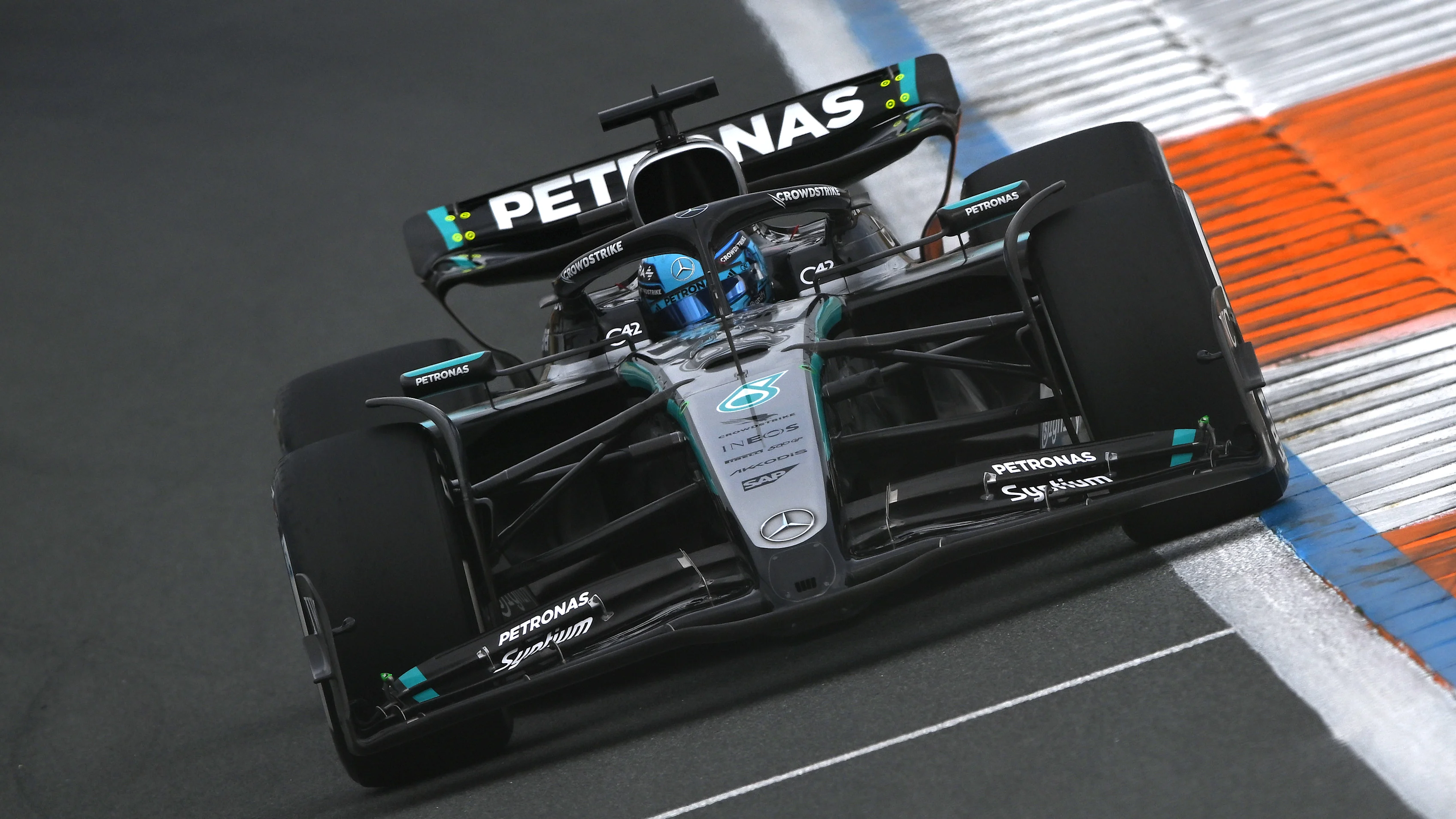 Zandvoort, Belanda - 29 Ogos: George Russell dari Great Britain Memandu (63) Mercedes AMG