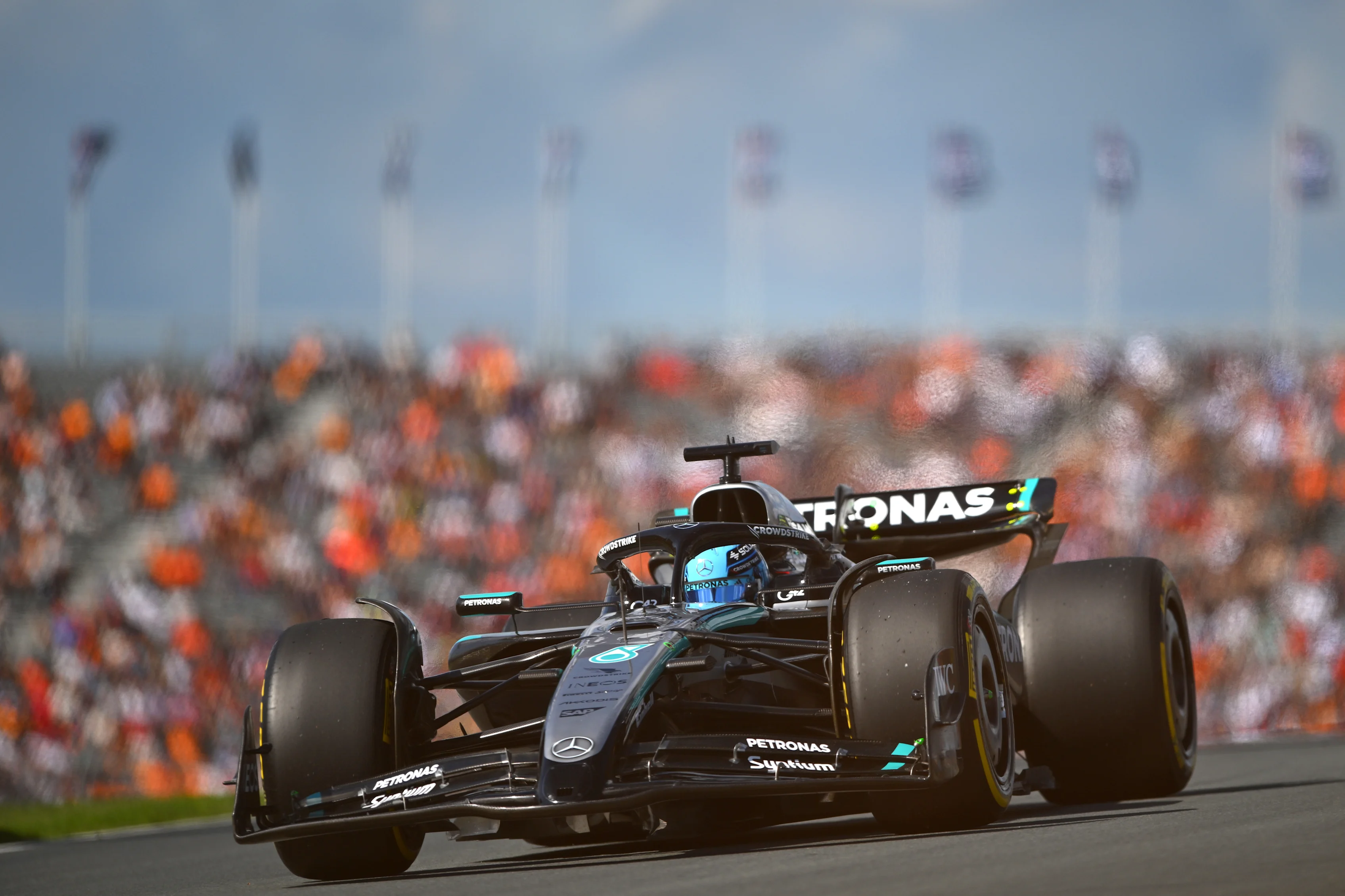 Zandvoort, Belanda - 30 Ogos: George Russell dari Great Britain Memandu (63) Mercedes AMG