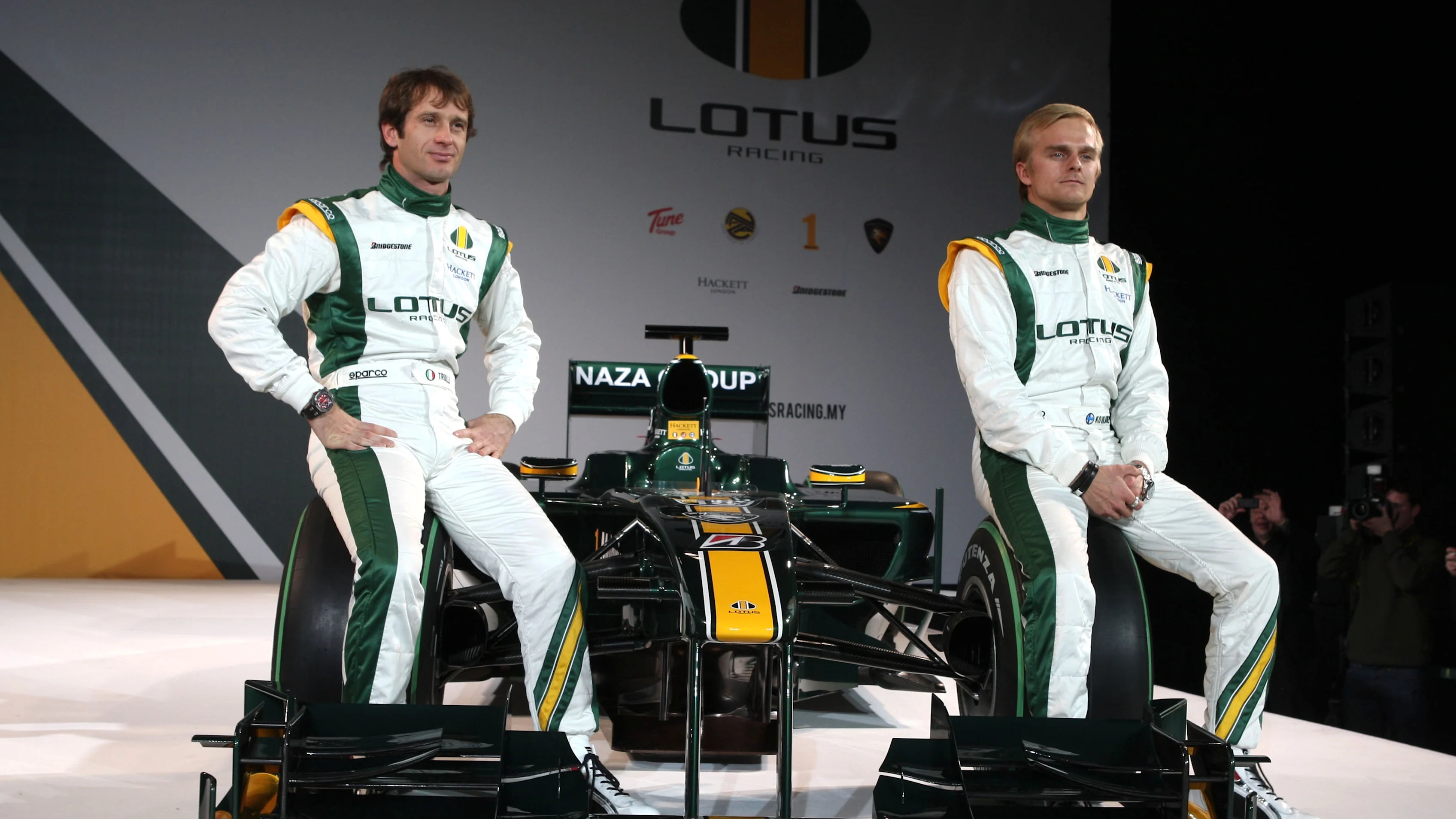 Lotus T127 baru dengan Heikki Kovalainen (FIN) dan Jarno Trulli (ITA) Lotus. Lotus T127 dilancarkan,