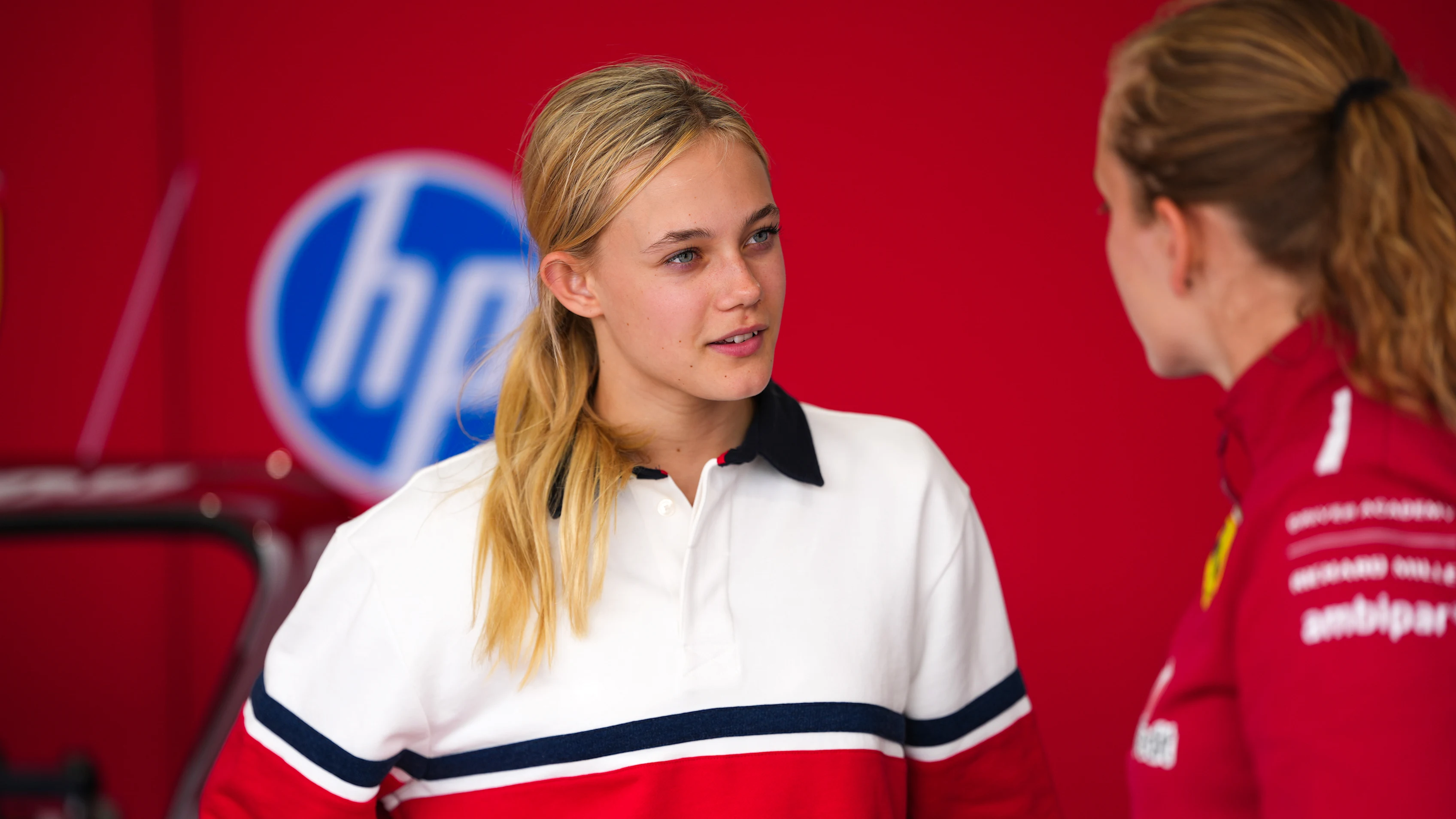 Montreal, Quebec - 12 Jun: Alba Larsen dari Denmark dan MP Motorsport (12) Berbincang dengan Maya Weug dari