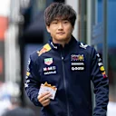 F1's Ultimate Food Connoisseur Yuki Tsunoda terjebak ke Stroopwafels