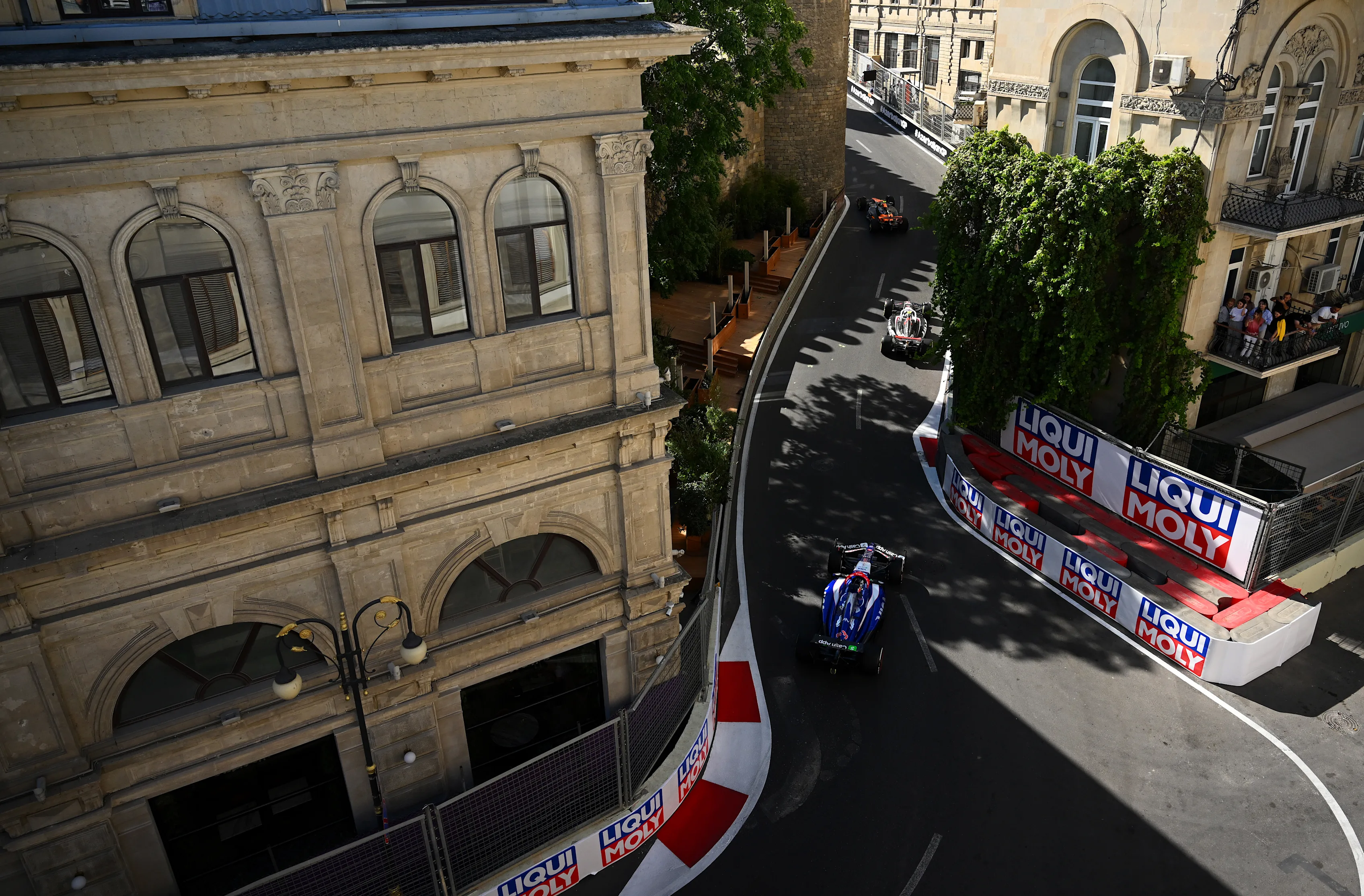 Baku, Azerbaijan - 15 September: Daniel Ricciardo dari Australia memandu (3) Visa Cash App RB