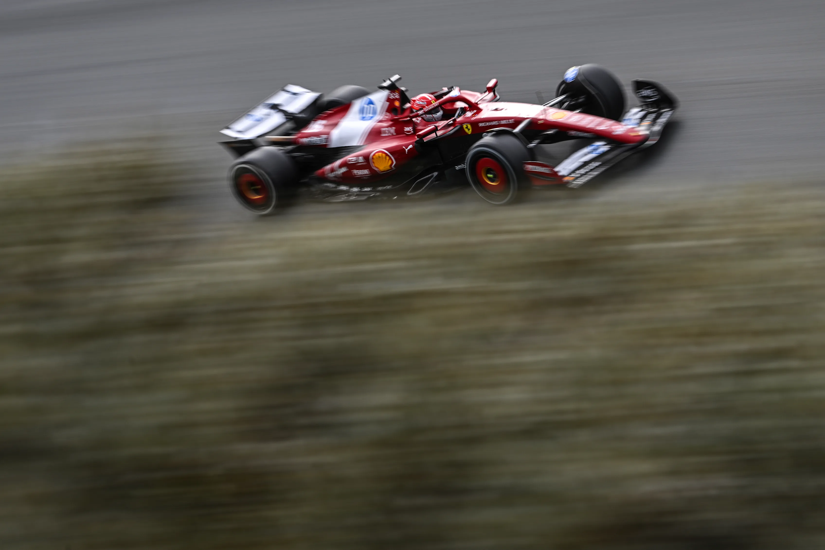 Zandvoort, Belanda - 31 Ogos: Charles Leclerc dari Monaco memandu (16) Scuderia Ferrari