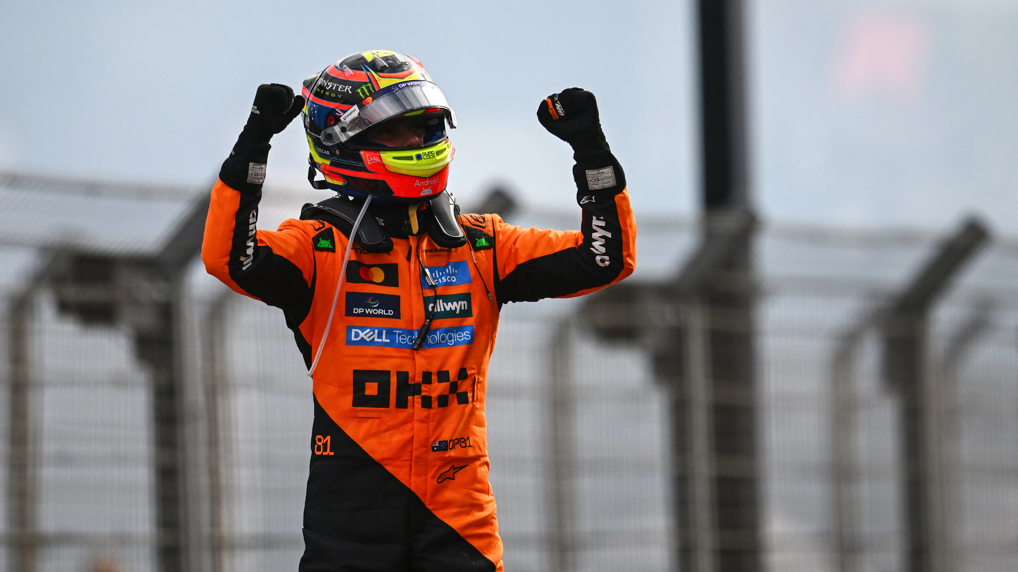 Zandvoort, Belanda - 31 Ogos: Pemenang Race Oscar Piastri dari Australia dan McLaren meraikan