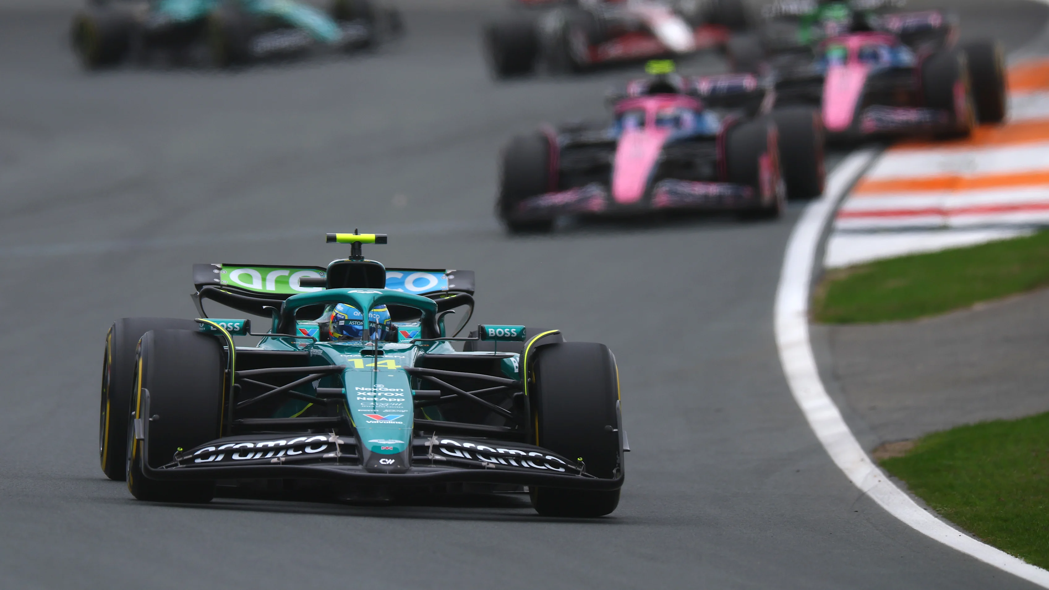 Zandvoort, Belanda - 31 Ogos: Fernando Alonso dari Sepanyol memandu (14) pasukan Aston Martin F1