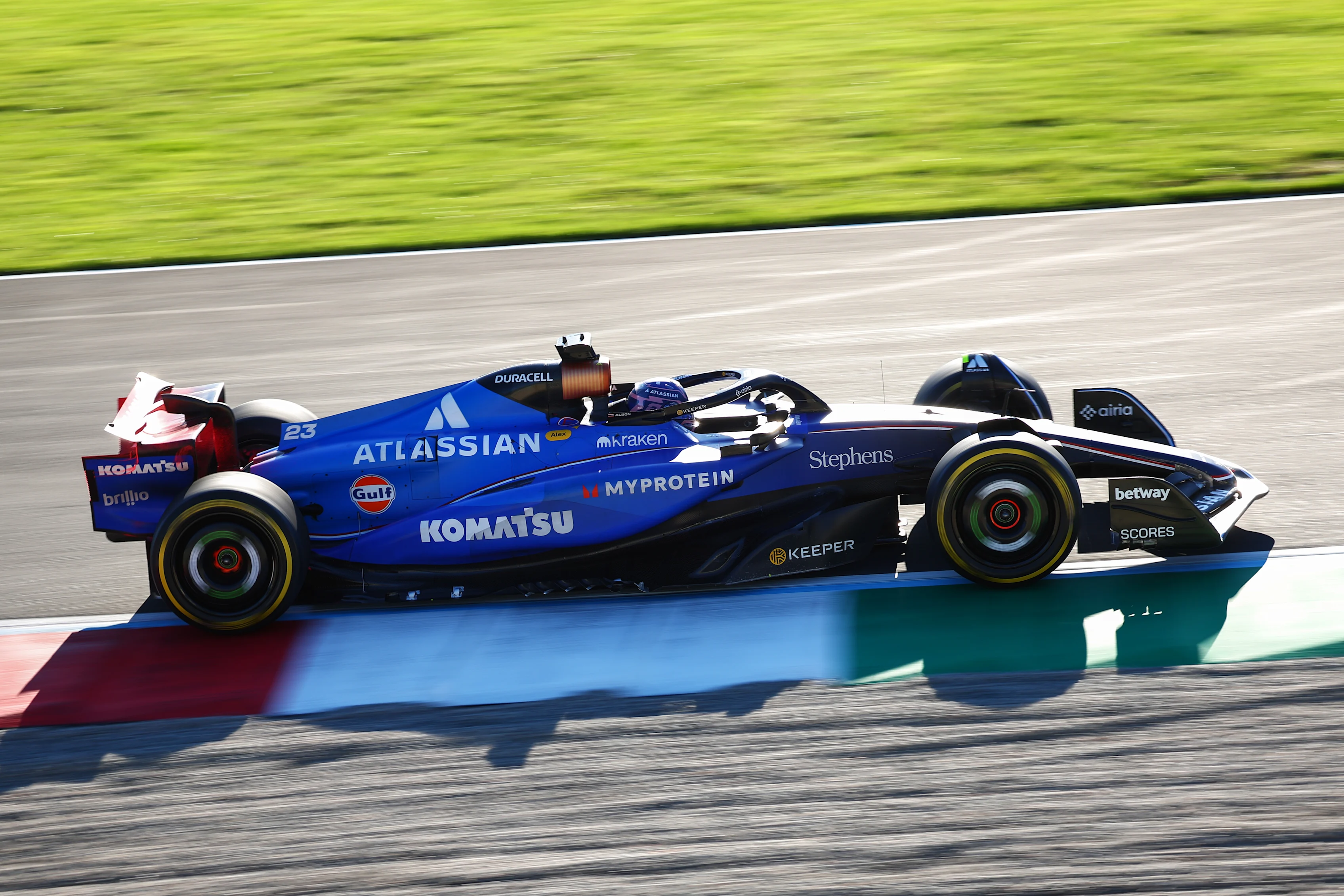 Monza, Itali - 05 September: Alexander Albon dari Thailand Memandu (23) Williams FW47 Mercedes