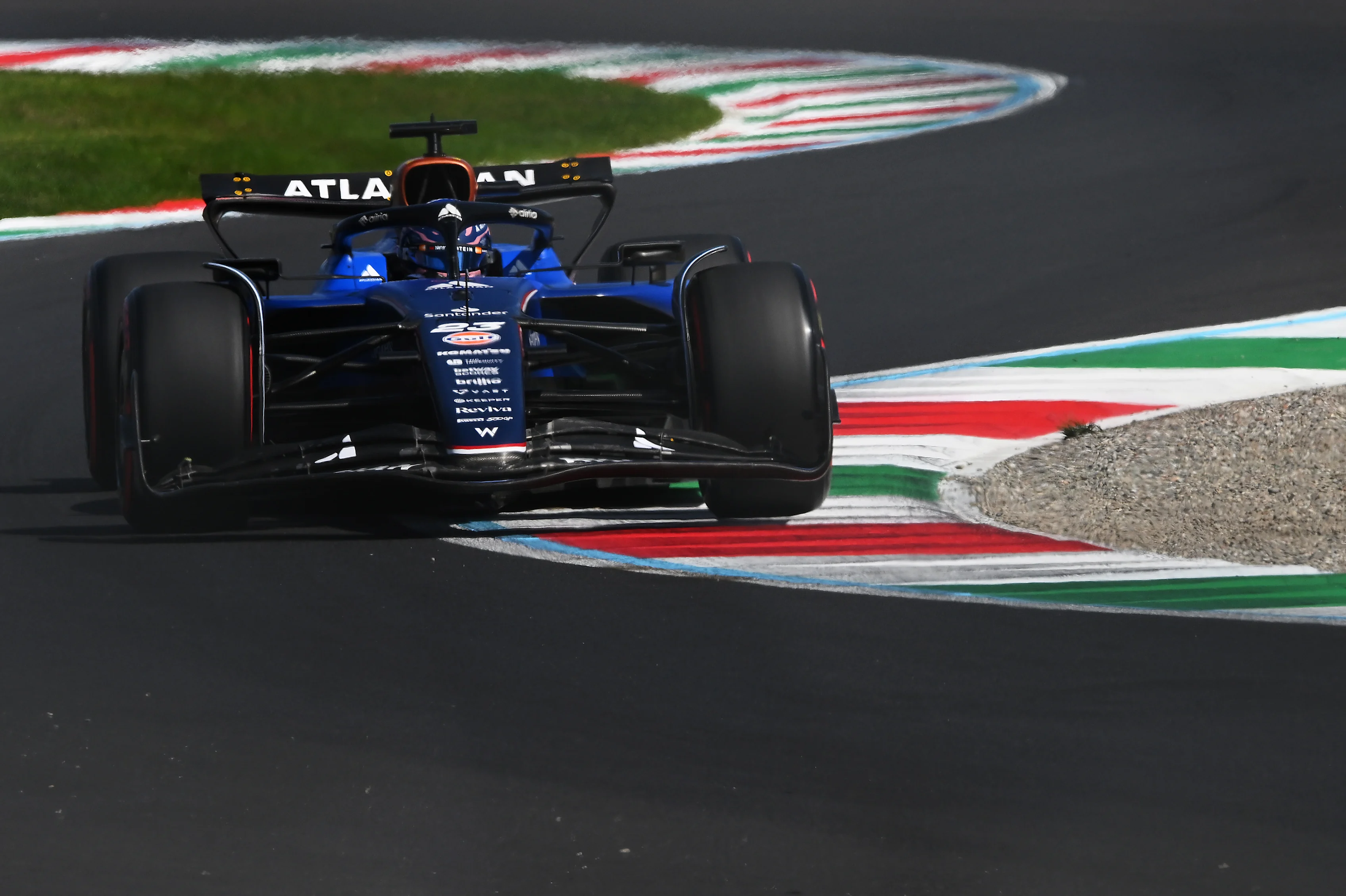 Monza, Itali - 06 September: Alexander Albon dari Thailand Memandu (23) Williams FW47 Mercedes