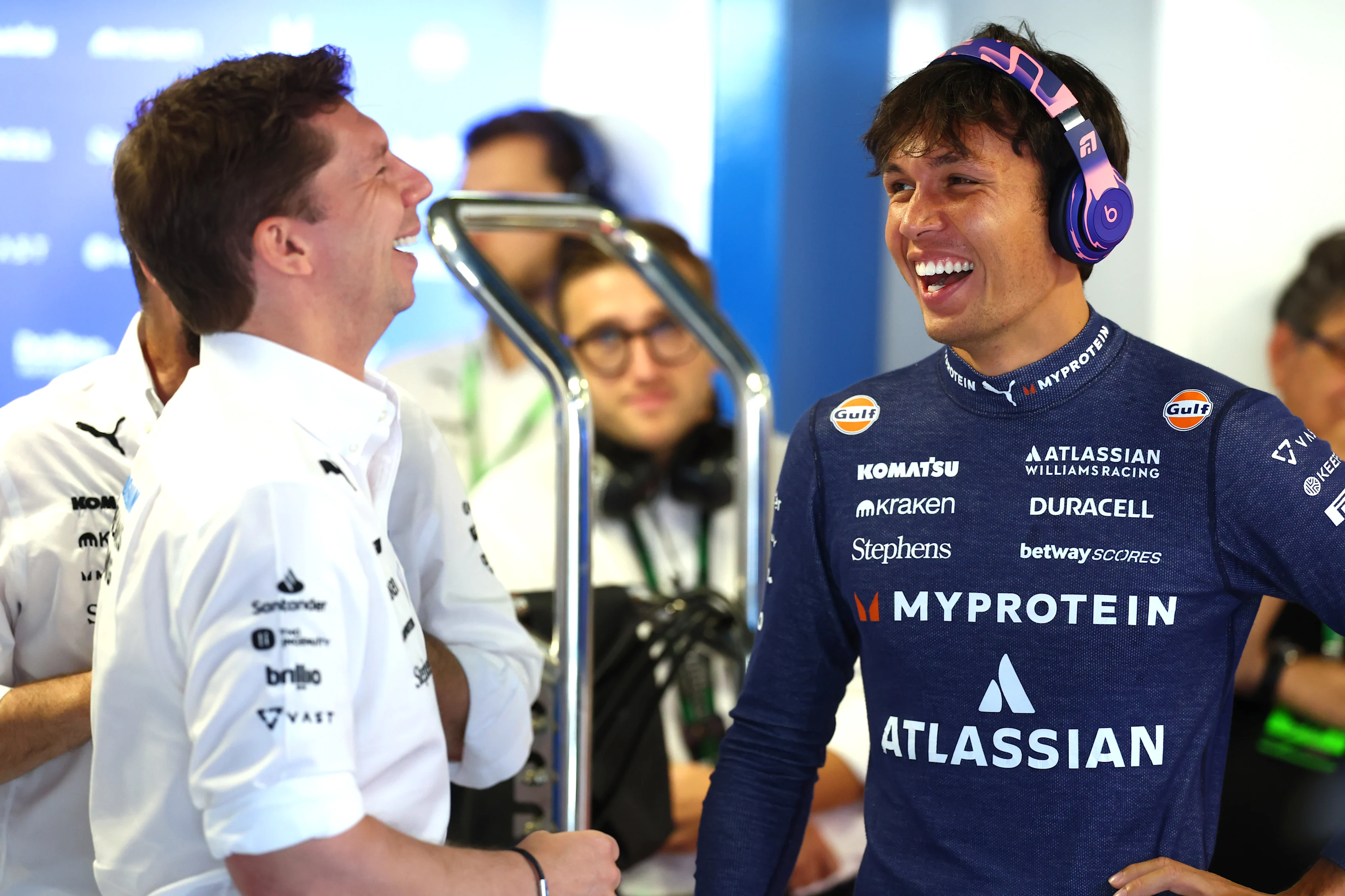 Monza, Itali - 06 September: James Vowles, Pengetua Pasukan Williams dan Alexander Albon dari