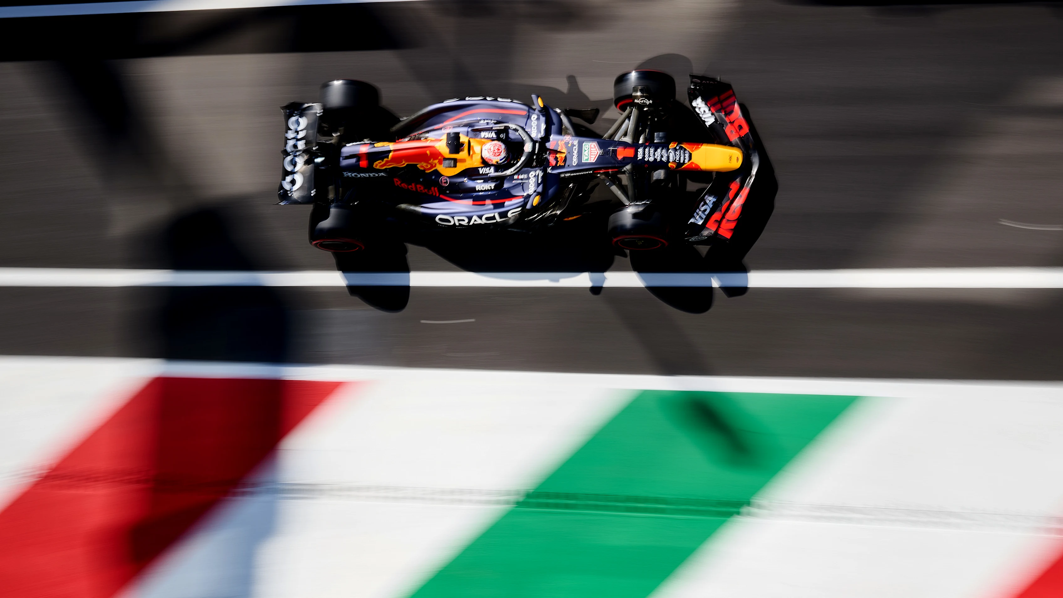 Monza, Itali - 06 September: Max Verstappen dari Belanda Memandu (1) Oracle Red Bull