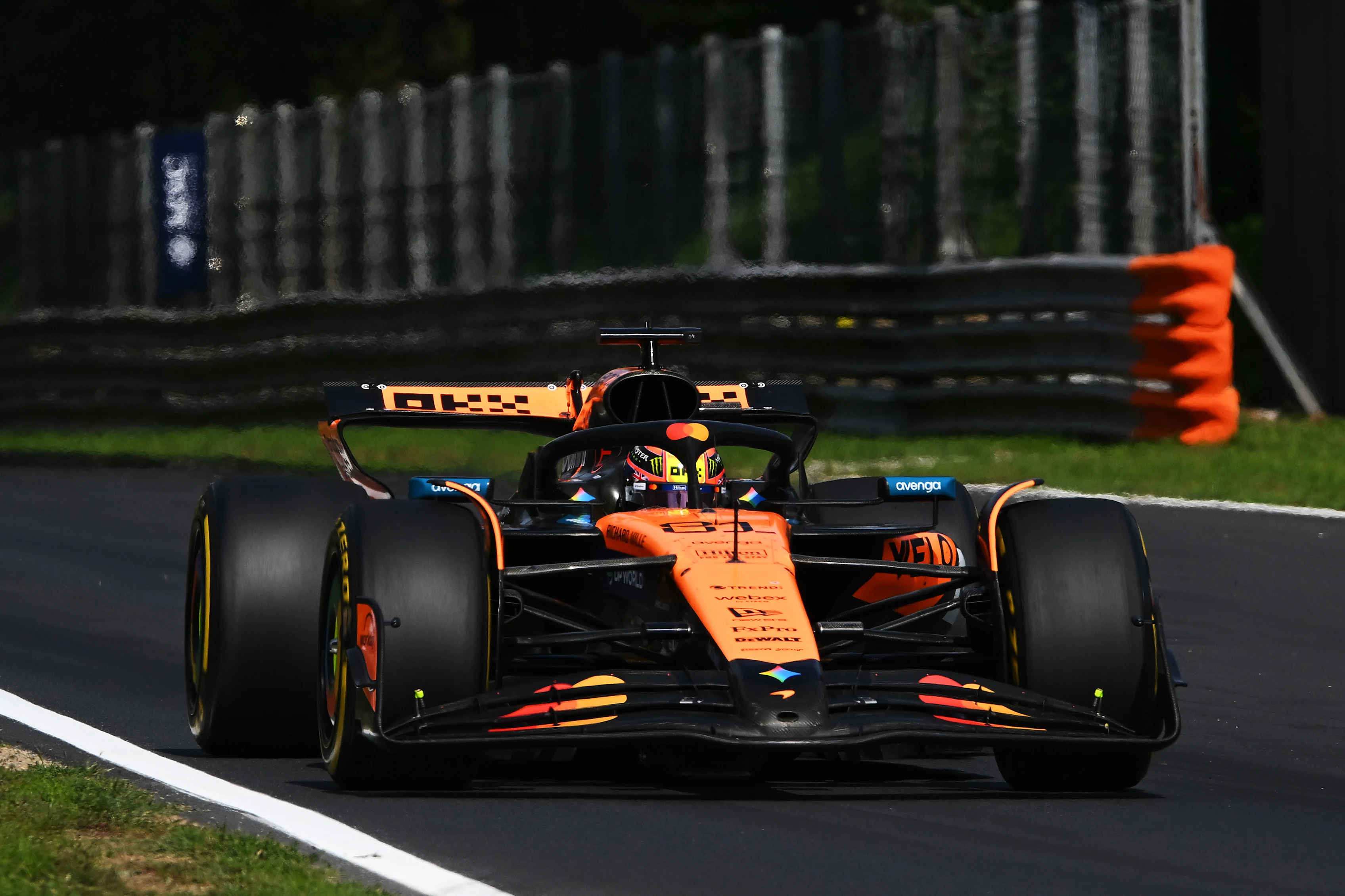 Monza, Itali - September 07: Oscar Piastri dari Australia Memandu (81) McLaren MCL39 Mercedes pada