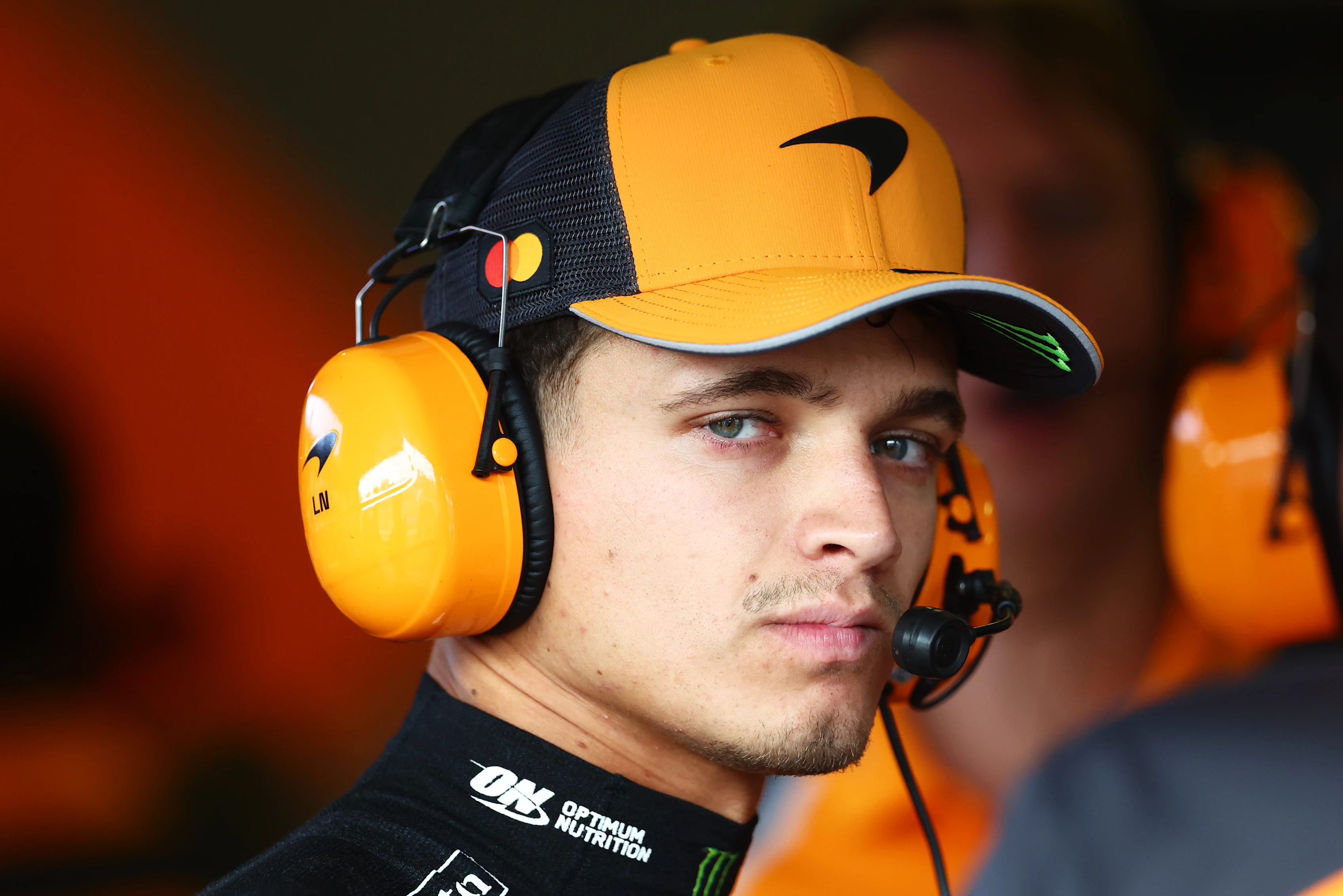 Baku, Azerbaijan - 19 September: Lando Norris dari Great Britain dan McLaren melihat semasa latihan