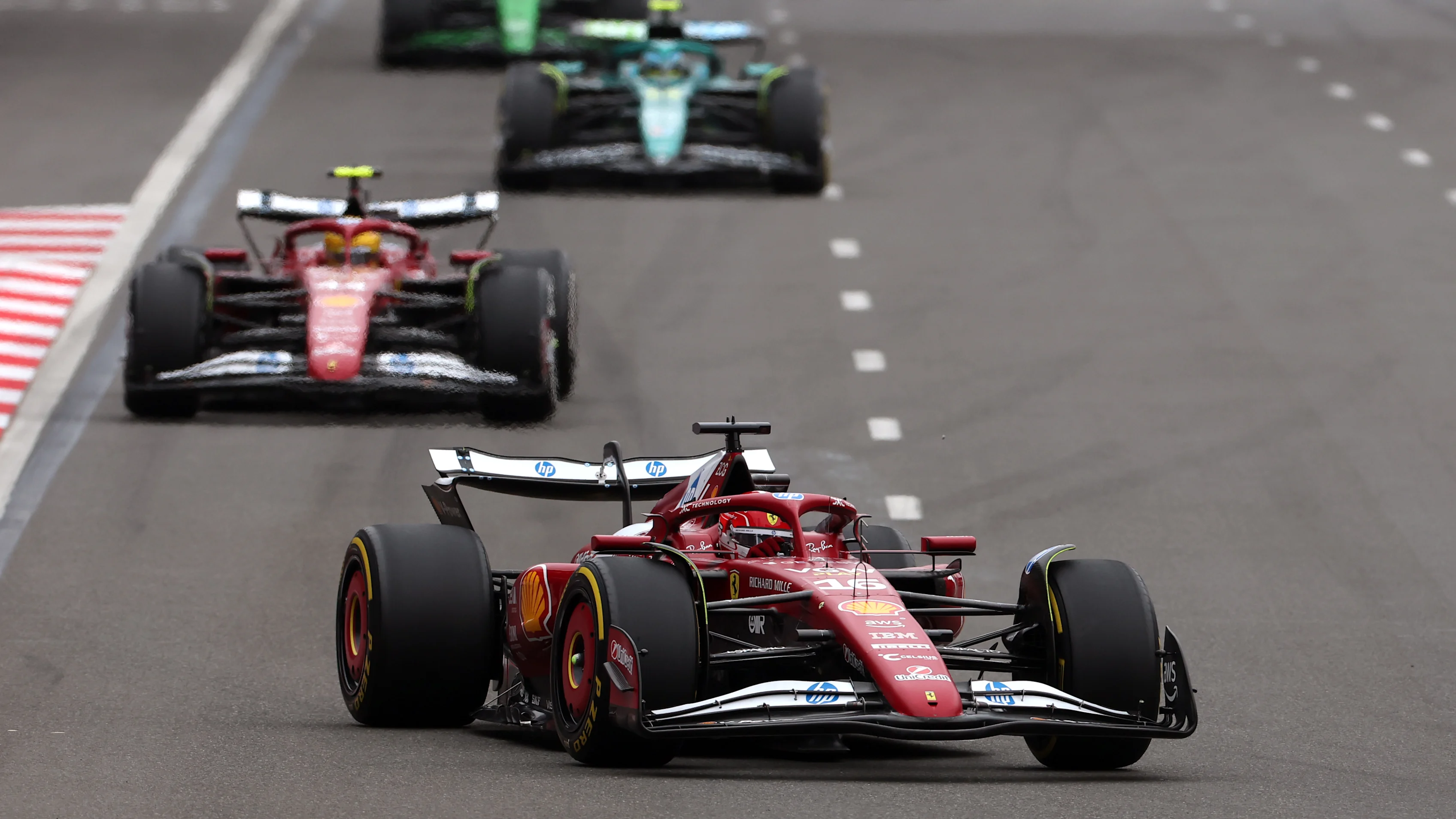 Baku, Azerbaijan - 21 September: Charles Leclerc dari Monaco memandu (16) Scuderia Ferrari SF -25