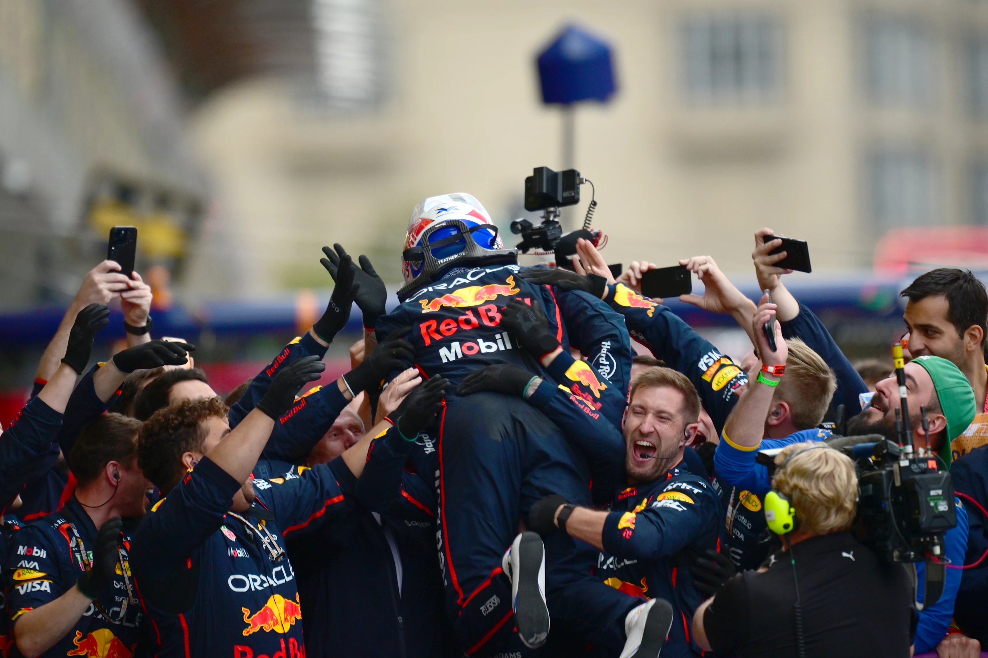 Baku, Azerbaijan - 21 September: Pemenang Race Max Verstappen dari Belanda dan Oracle Red Bull