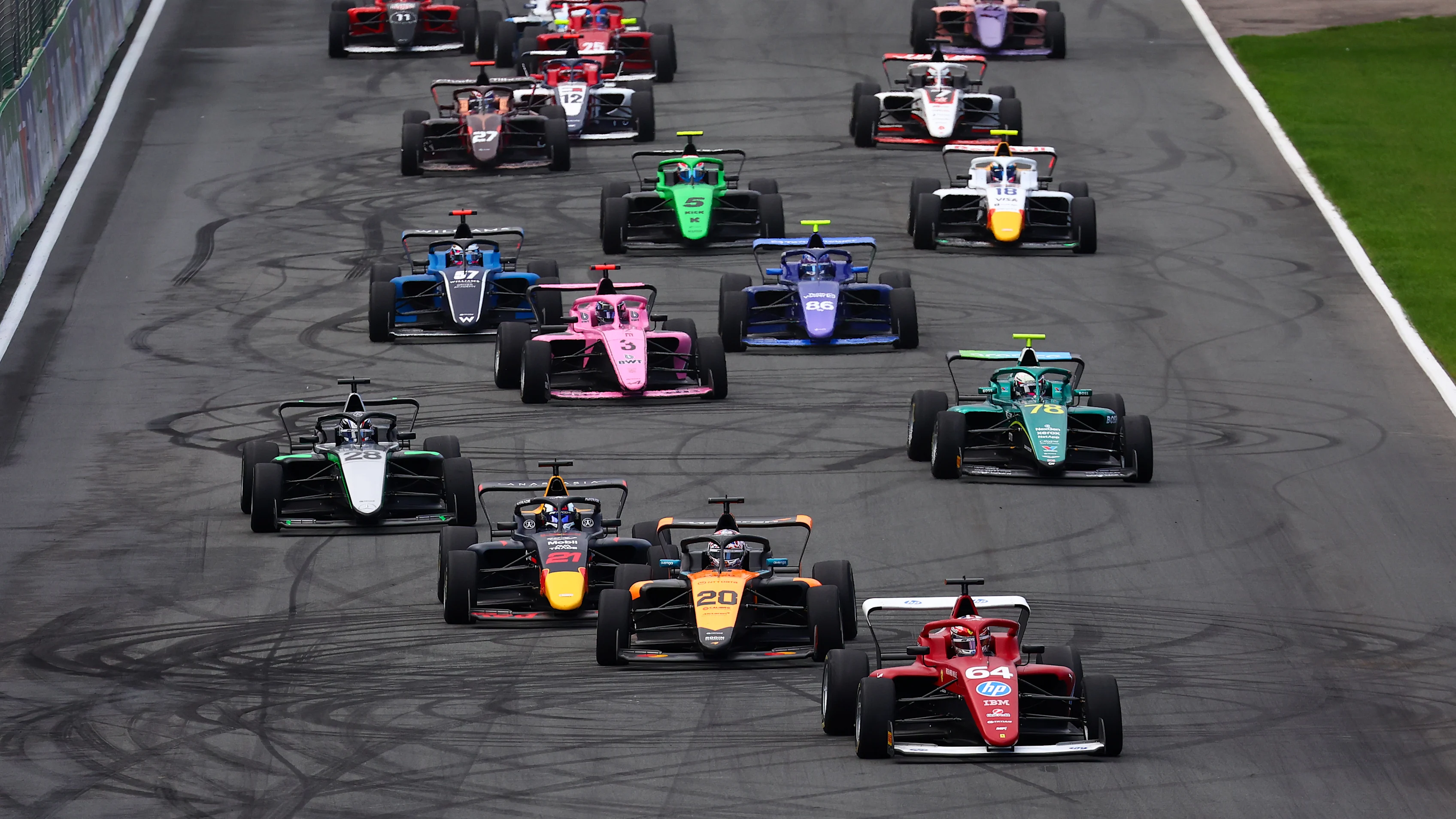 Zandvoort, Belanda - 31 Ogos: Maya Weug dari Belanda dan MP Motorsport (64) Memimpin Bidang