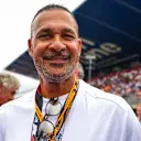 Ruud Gullit menikmati kembali ke grid selepas menyampaikan anugerah kedudukan tiang ke Lando Norris pada tahun 2024