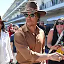 Baiklah baik -baik saja! Matthew McConaughey membawa beberapa swagger ke paddock