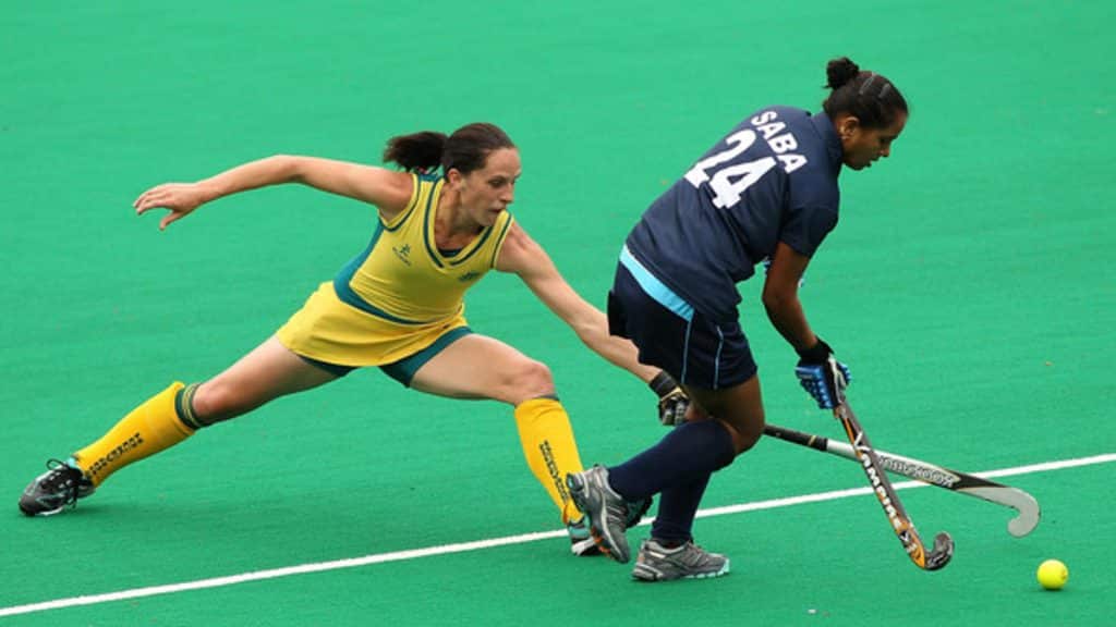 Kapten Lelaki India Sardar Singh dan bekas Kapten Wanita Saba Anjum yang diberikan dengan Anugerah Padma Shri