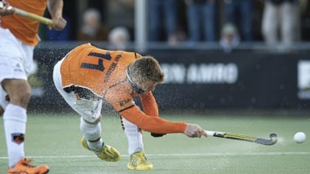 Empat kelab teratas bermain untuk penghormatan di Eindhoven