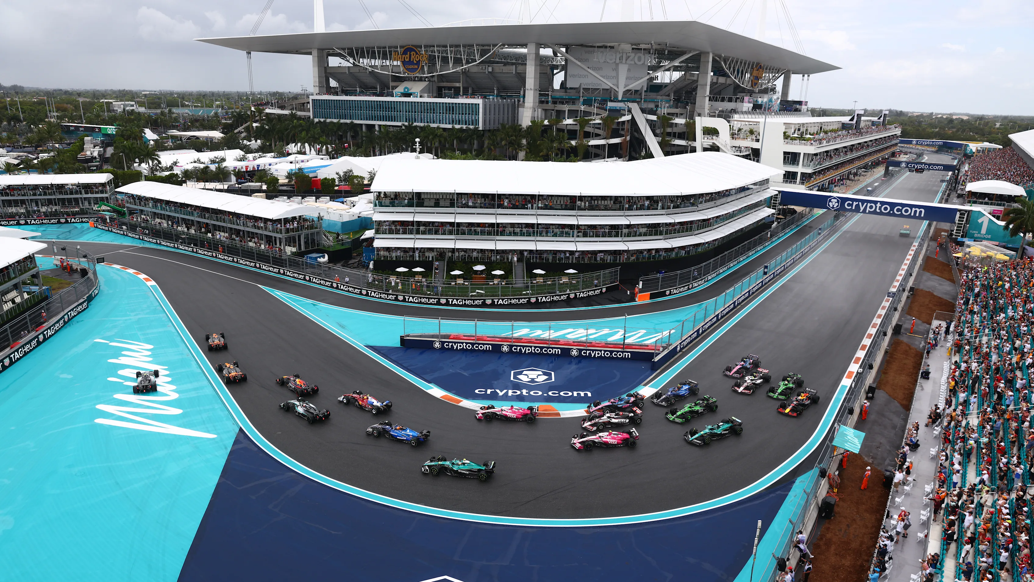 Miami, Florida - 03 Mei: Andrea Kimi Antonelli dari Itali memandu (12) Mercedes AMG Petronas F1