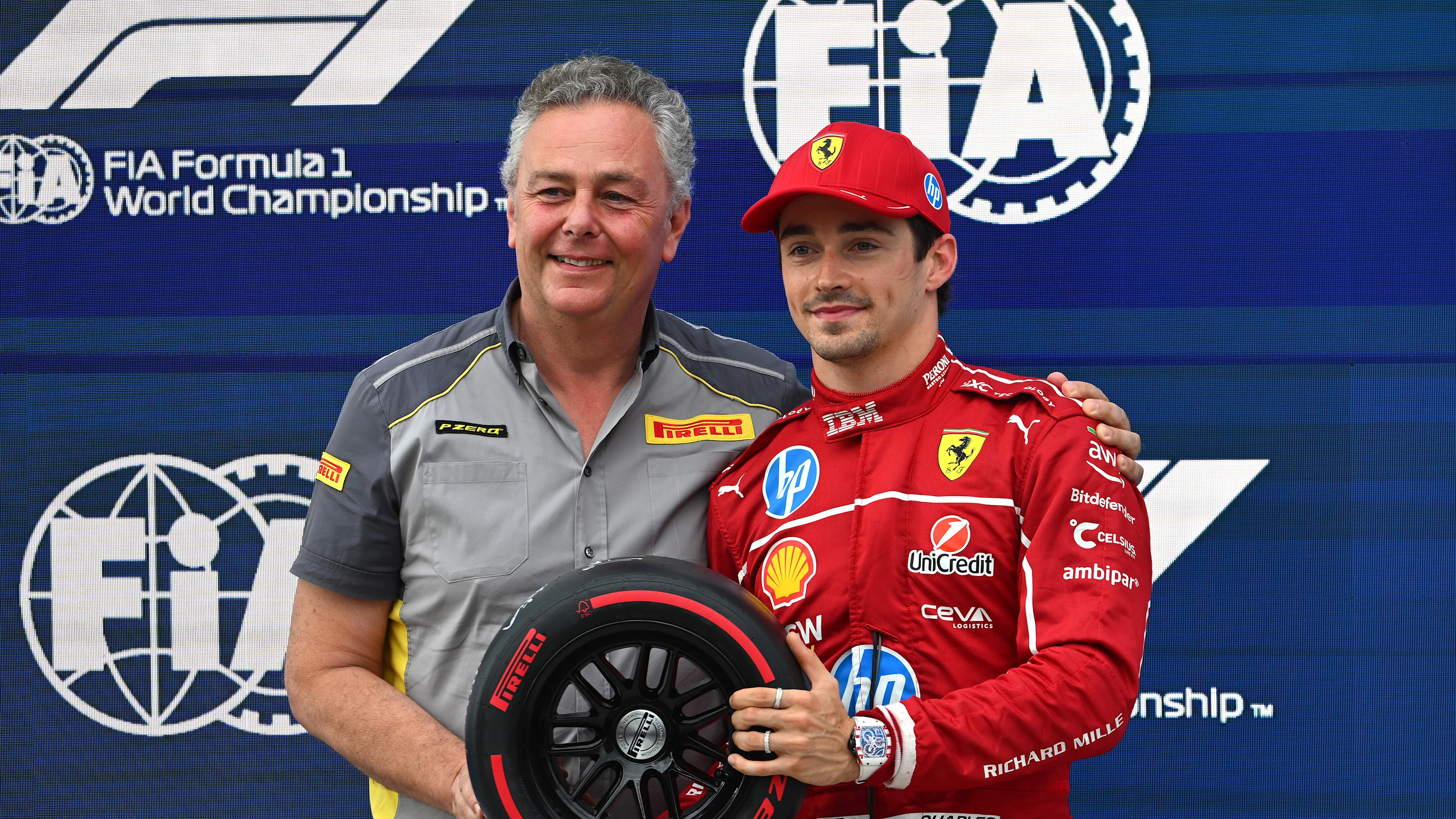 Budapest, Hungary - 02 Ogos: Mario Isola, Pengarah Pirelli F1 Menunjukkan Kelayakan Kedudukan Pole