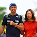 Lily Muni dia membawa warna berani ke paddock