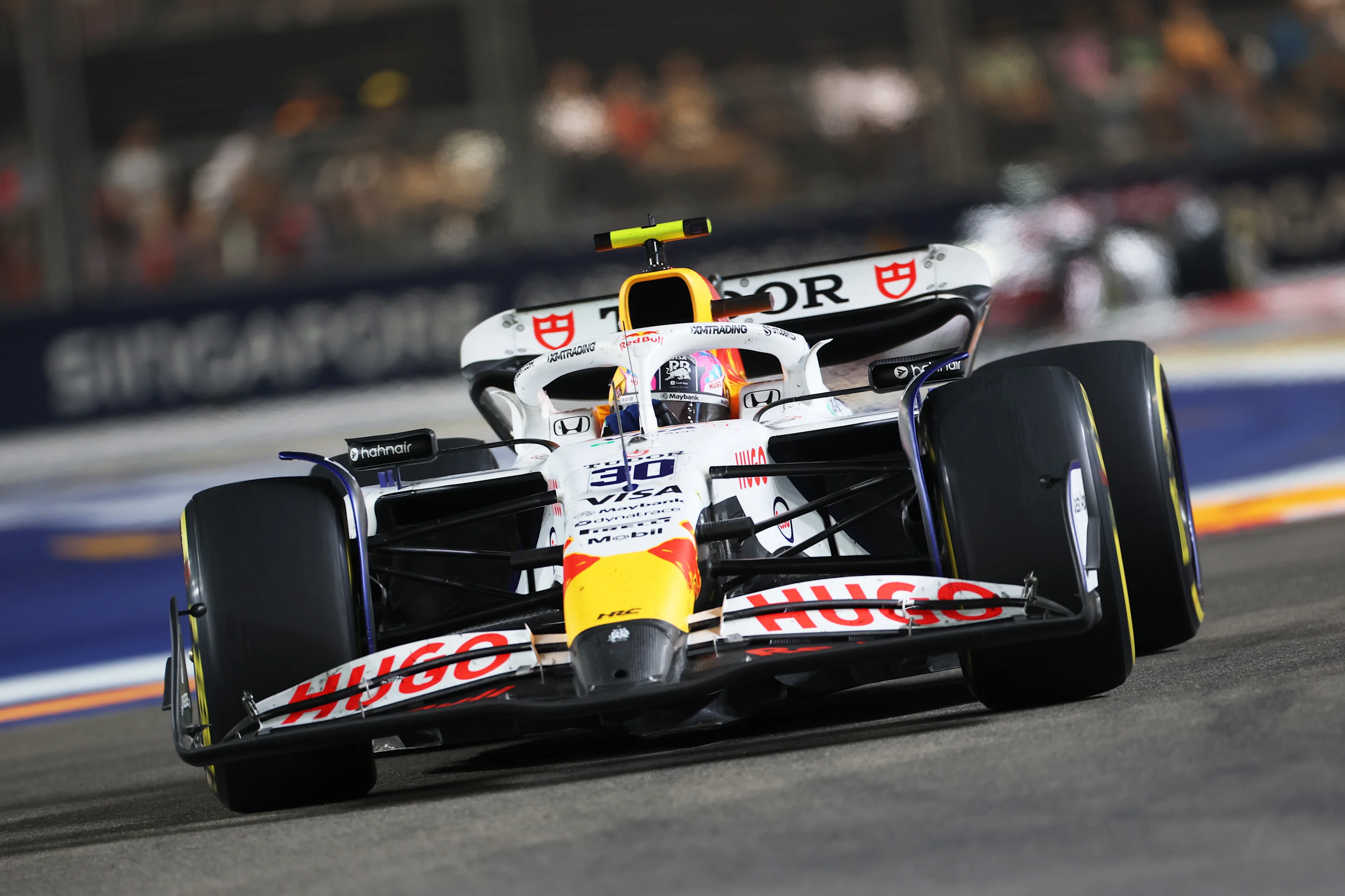 Singapura, Singapura - 05 Oktober: Liam Lawson dari New Zealand Memandu (30) Visa Cash App Racing