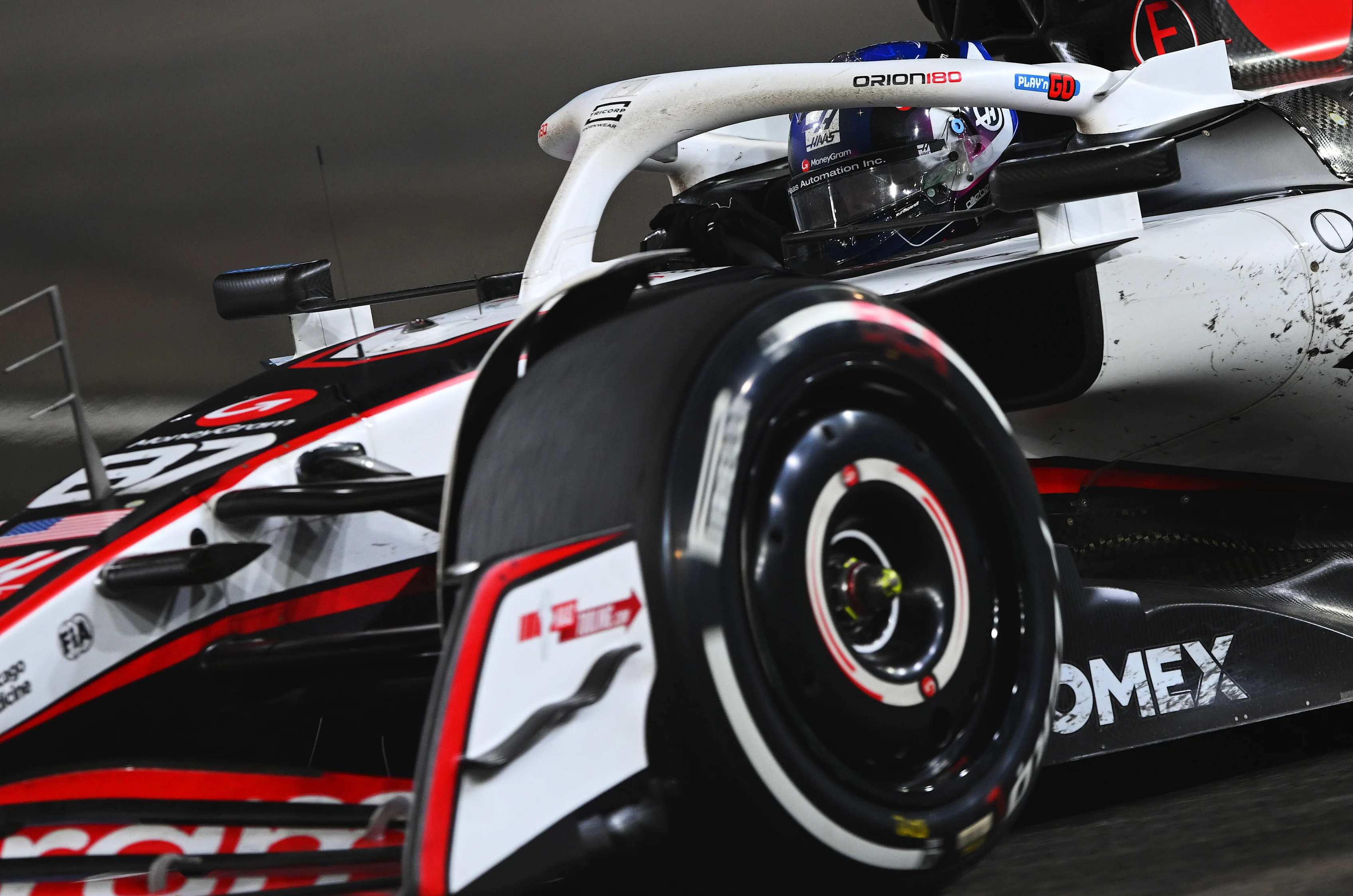 Singapura, Singapura - 05 Oktober: Oliver Bearman dari Great Britain Memandu (87) Haas F1 VF -25
