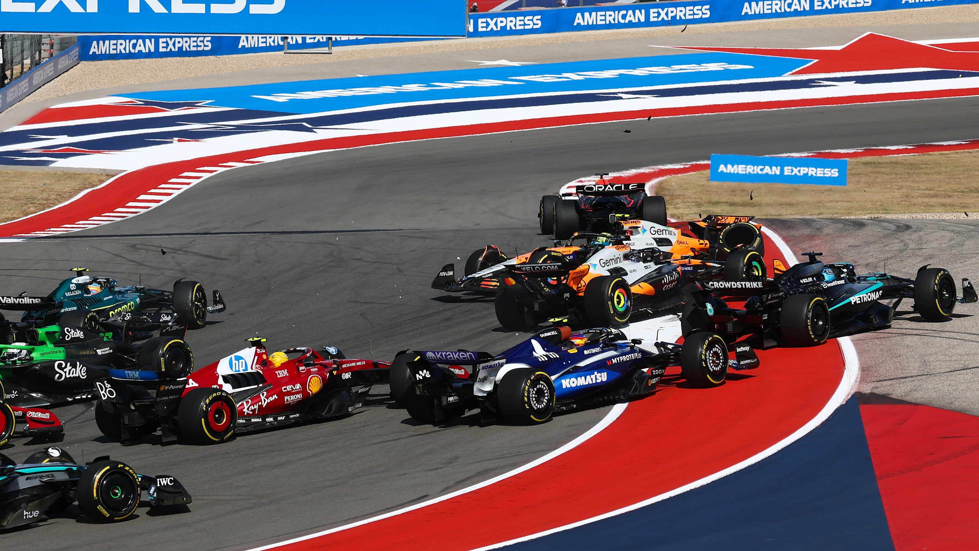 AUSTIN, Texas - 18 Oktober: Lando Norris dari Great Britain Memandu (4) McLaren MCL39 Mercedes