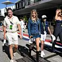 Golfer Ian Poulter membawa keluarganya untuk perjalanan
