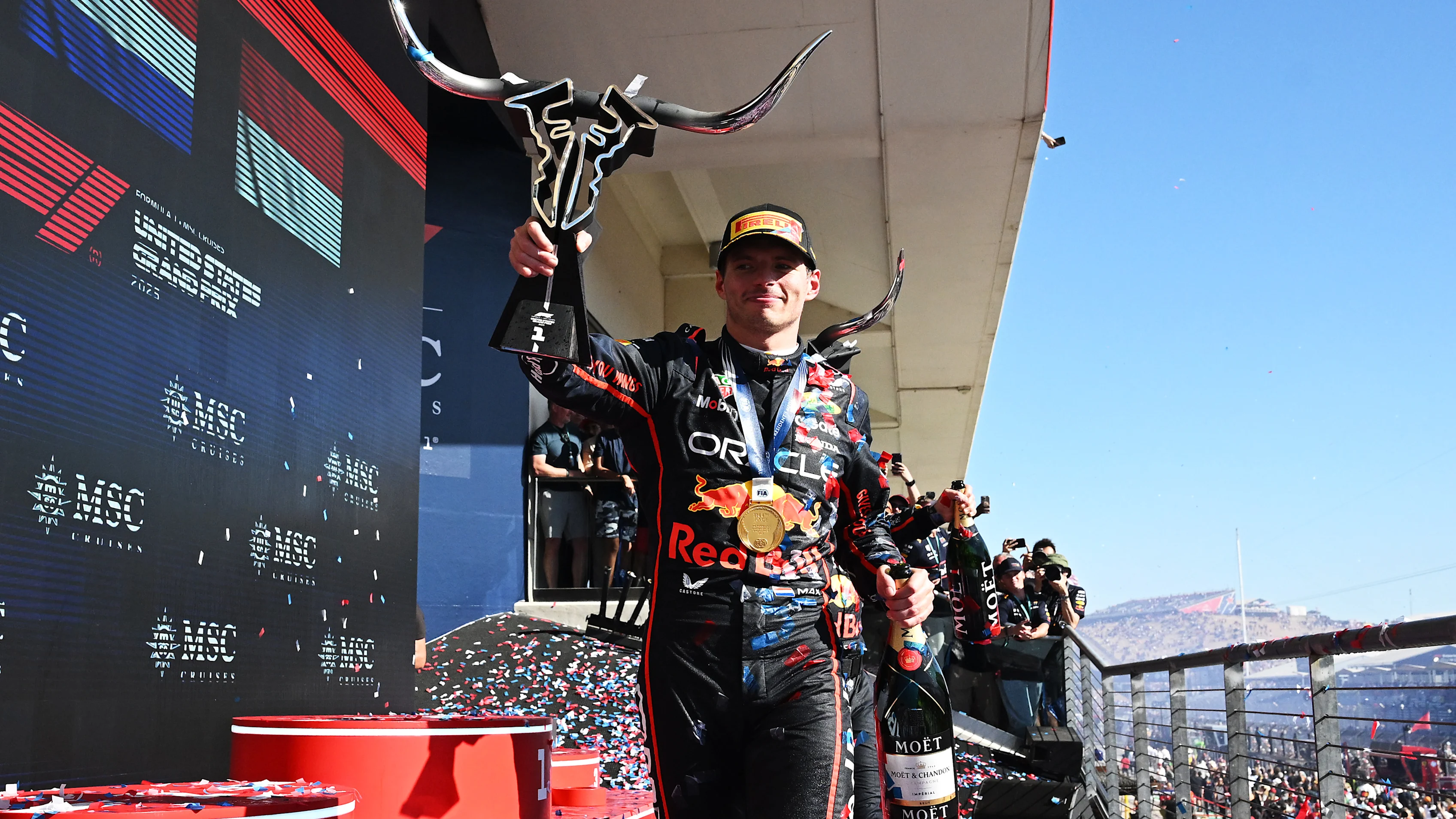 Austin, Texas - 19 Oktober: Pemenang Race Max Verstappen dari Belanda dan Oracle Red Bull
