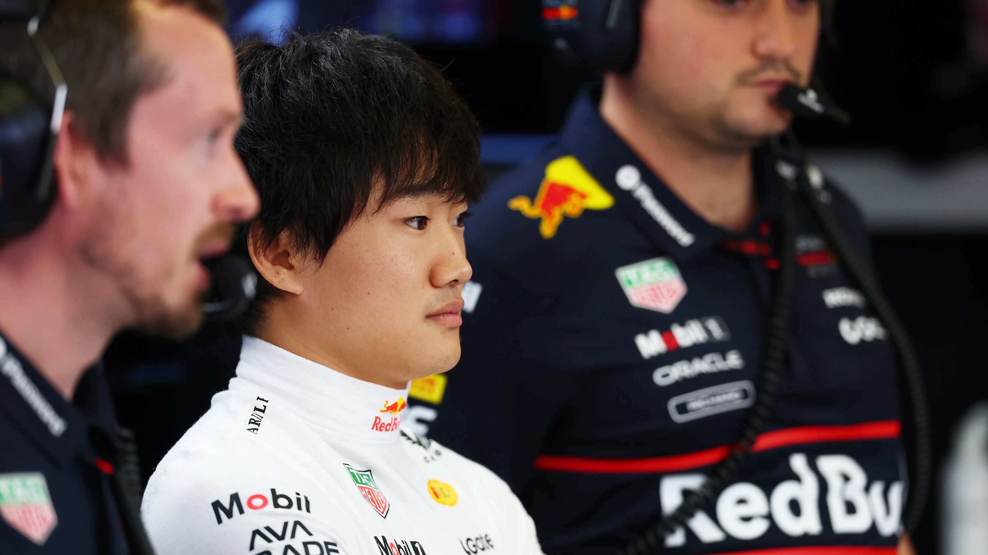 Mexico City, Mexico - 25 Oktober: Yuki Tsunoda dari Jepun dan Oracle Red Bull Racing di garaj