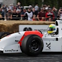 Dia juga berpeluang memandu McLaren MP4/8 Ayrton Senna