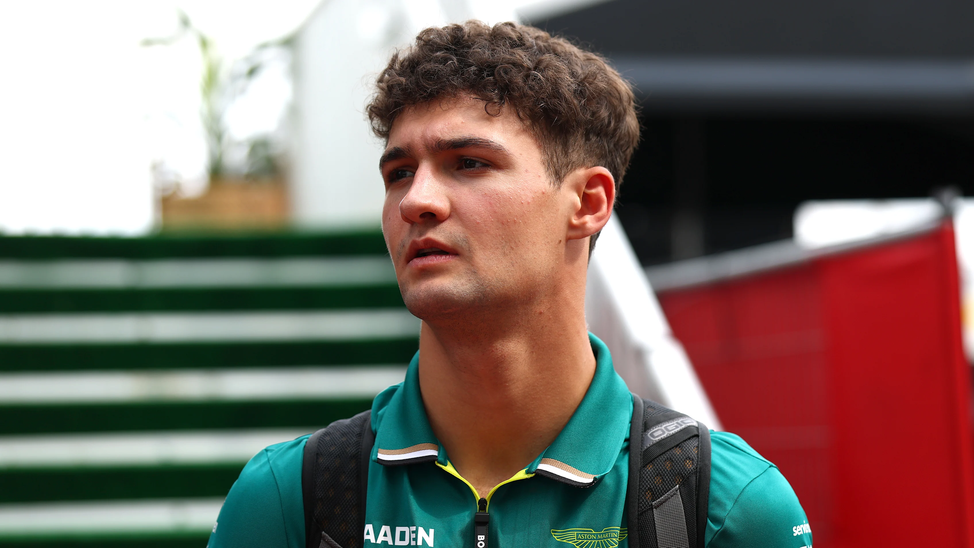AUSTIN, Texas - 16 Oktober: Jak Crawford dari Amerika Syarikat dan pasukan Aston Martin F1 tiba di