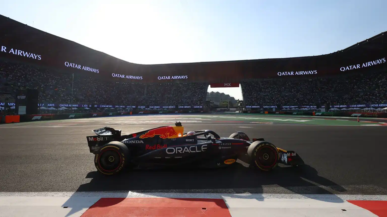 Sorotan: Relive FP2 sebagai Verstappen mendahului longgokan pada hari Jumaat di Mexico
