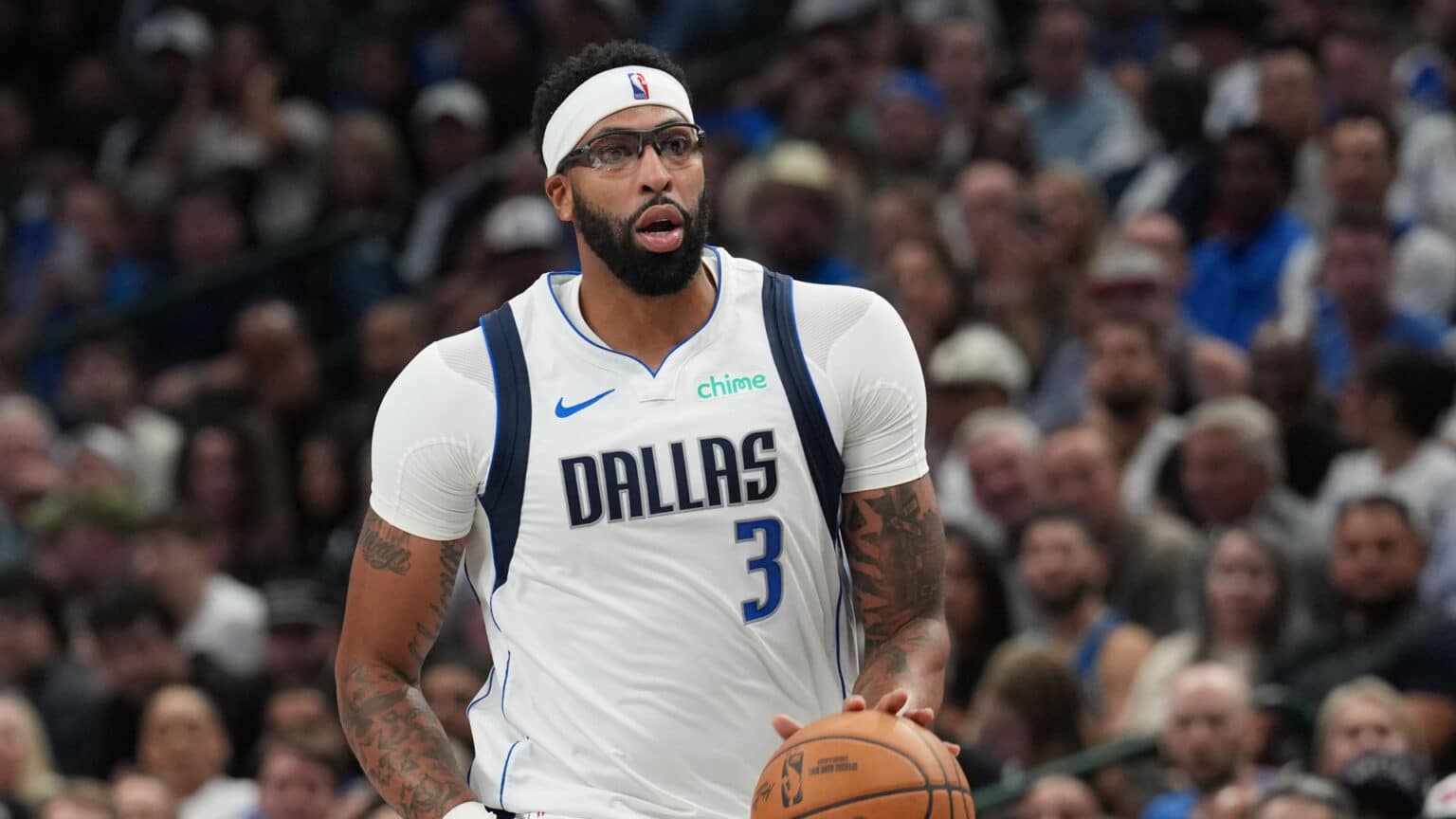 Davis meninggalkan permainan Mavs awal dengan kesakitan kaki ‘Anthony Davis meninggalkan perlawanan Rabu menentang Indiana pada suku pertama dengan kesakitan kiri bawah dan tidak kembali.