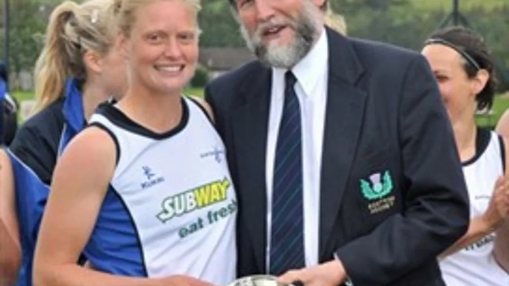 Baxter bersara dari tempat kejadian antarabangsa