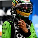 Bintang F1 semasa Brazil Gabriel Bortoleto juga memberi penghormatan kepada negaranya dan idolanya, Senna, dengan reka bentuk topi keledarnya