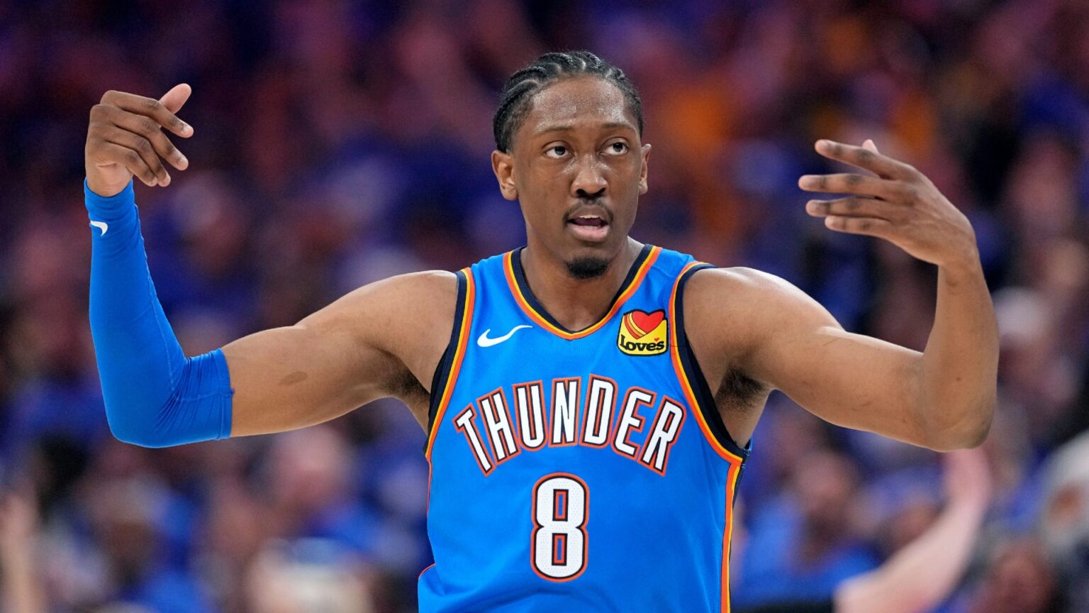 Williams Thunder (pergelangan tangan) terus memulihkan pengawal All-Star/ke hadapan menjalani pembedahan pada bulan Julai untuk membaiki ligamen yang koyak di pergelangan tangan kanannya.