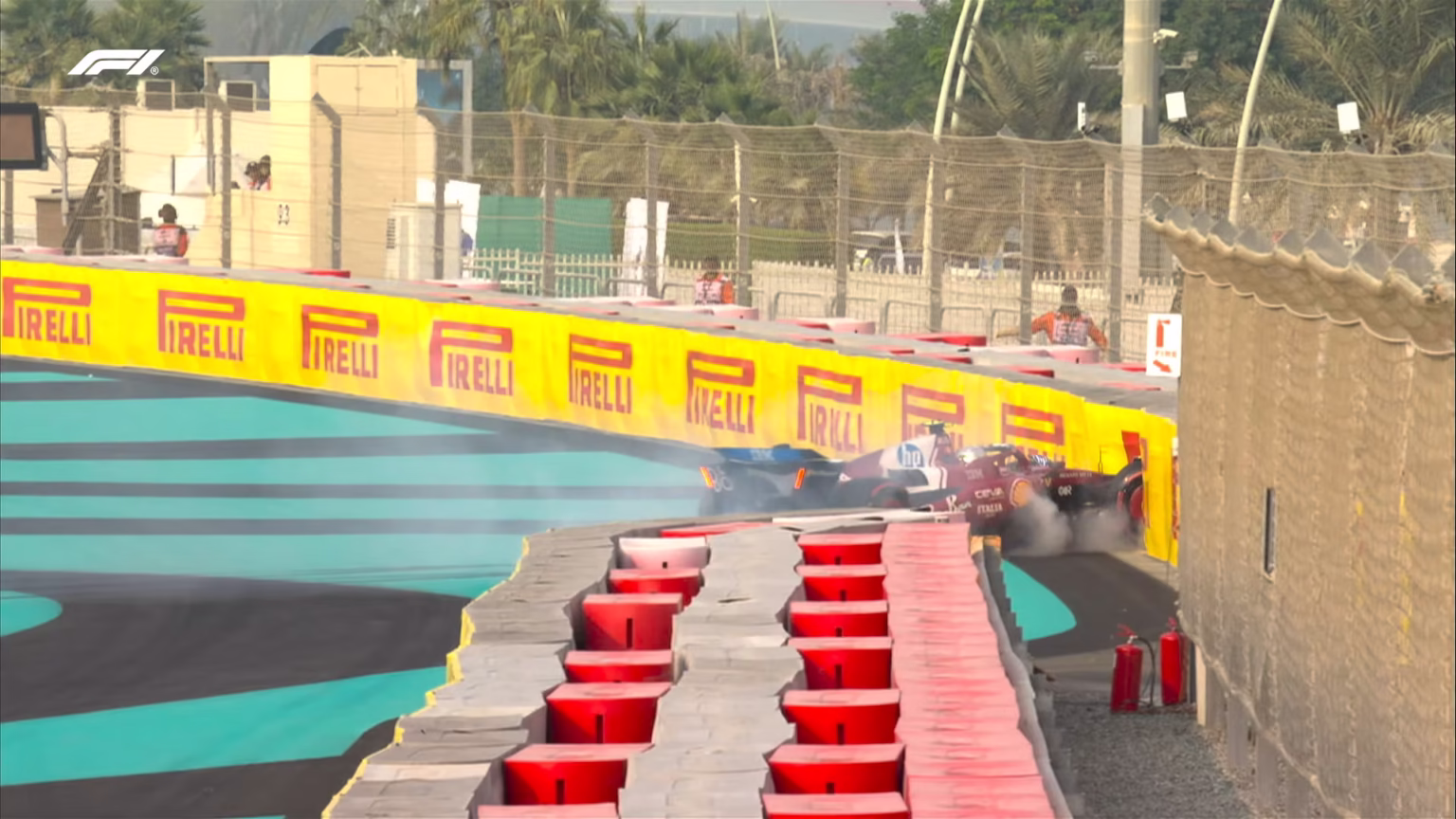 Tonton: Hamilton mengeluarkan bendera merah setelah terhempas semasa amalan akhir di Abu Dhabi