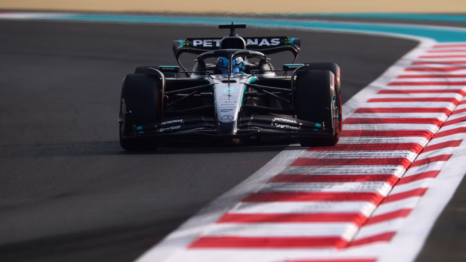 Fp3: Russell mengalahkan Norris ke tempat teratas ketika Hamilton terhempas dari amalan terakhir di Abu Dhabi