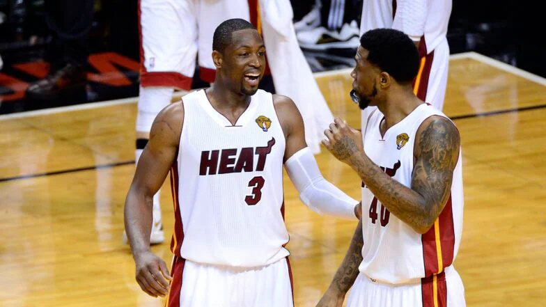 Dwyane Wade bermain 16 tahun di NBA, termasuk 15 tahun bersama Miami Heat. 
