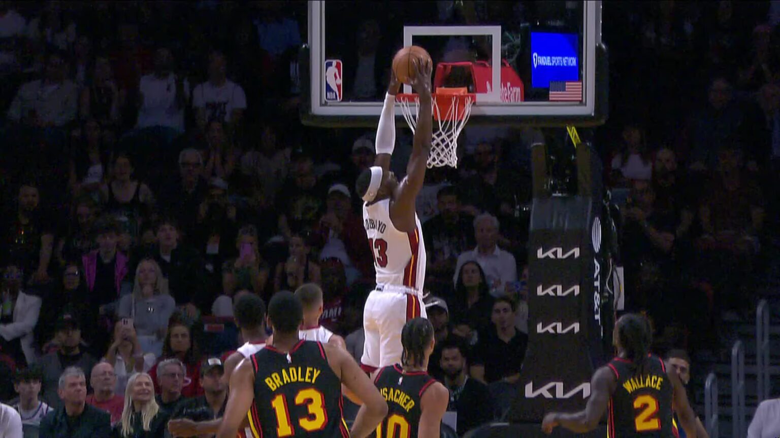 Kemas Kini Langsung: Kesimpulan Musim Biasa NBAIkuti bersama-sama dengan semua malam terakhir aksi musim biasa kerana kedudukan akhir ditetapkan menjelang Playoff NBA.