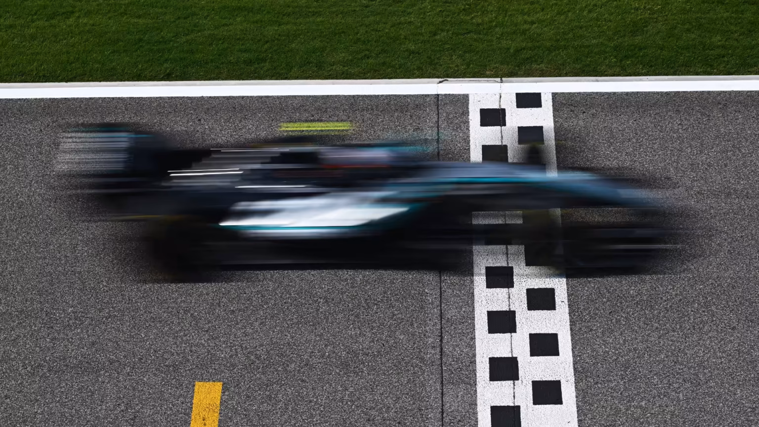 Mengapa beberapa pasukan F1 masih bersedia untuk mencapai trek pada bulan April