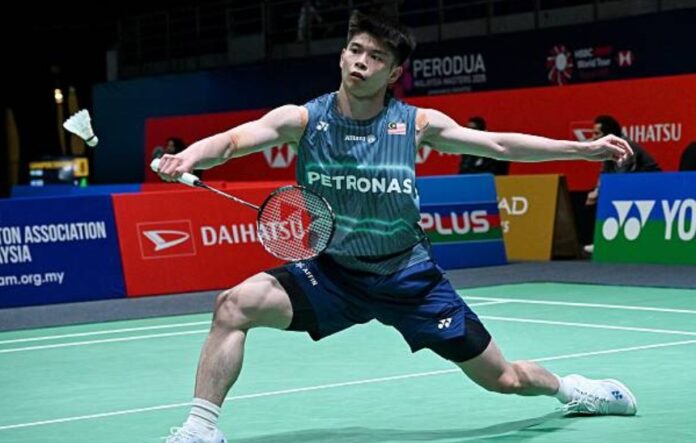 Leong Jun Hao menewaskan Kodai Naraoka dari Jepun pada pusingan pertama kejohanan badminton Terbuka Indonesia di Jakarta. (Foto: AFP)